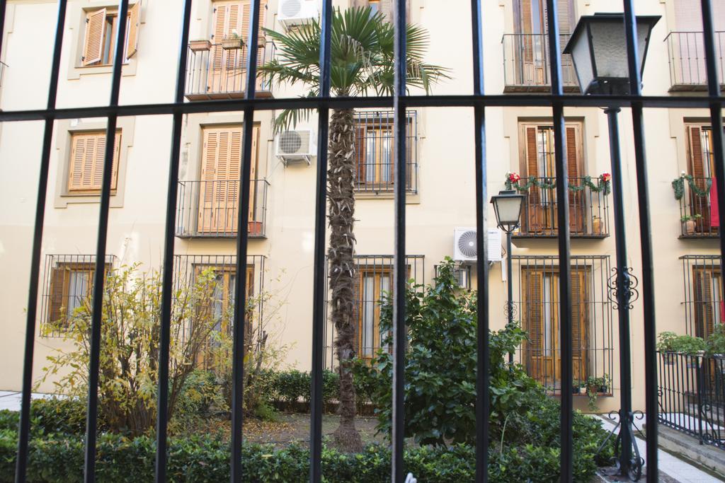 Apartamentos Sevilla Palace Exterior photo